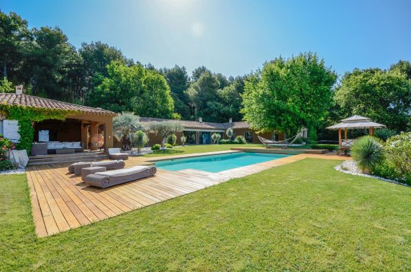 Vente Maison Aix-en-Provence 8&nbsp;Pièces 397&nbsp;m²
