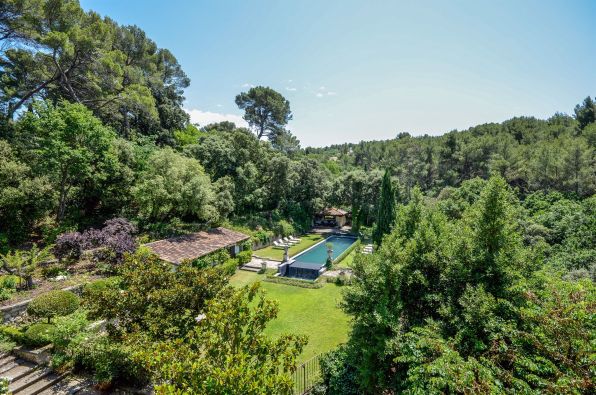 Vente Maison Aix-en-Provence 15&nbsp;Pièces 657&nbsp;m²