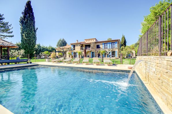 Sale House Aix-en-Provence 8&nbsp;Rooms 310&nbsp;m²