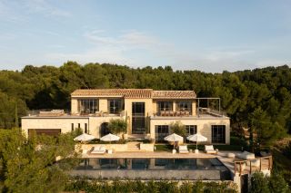 maison 6 Pièces en location saisonnière sur PARADOU (13520)