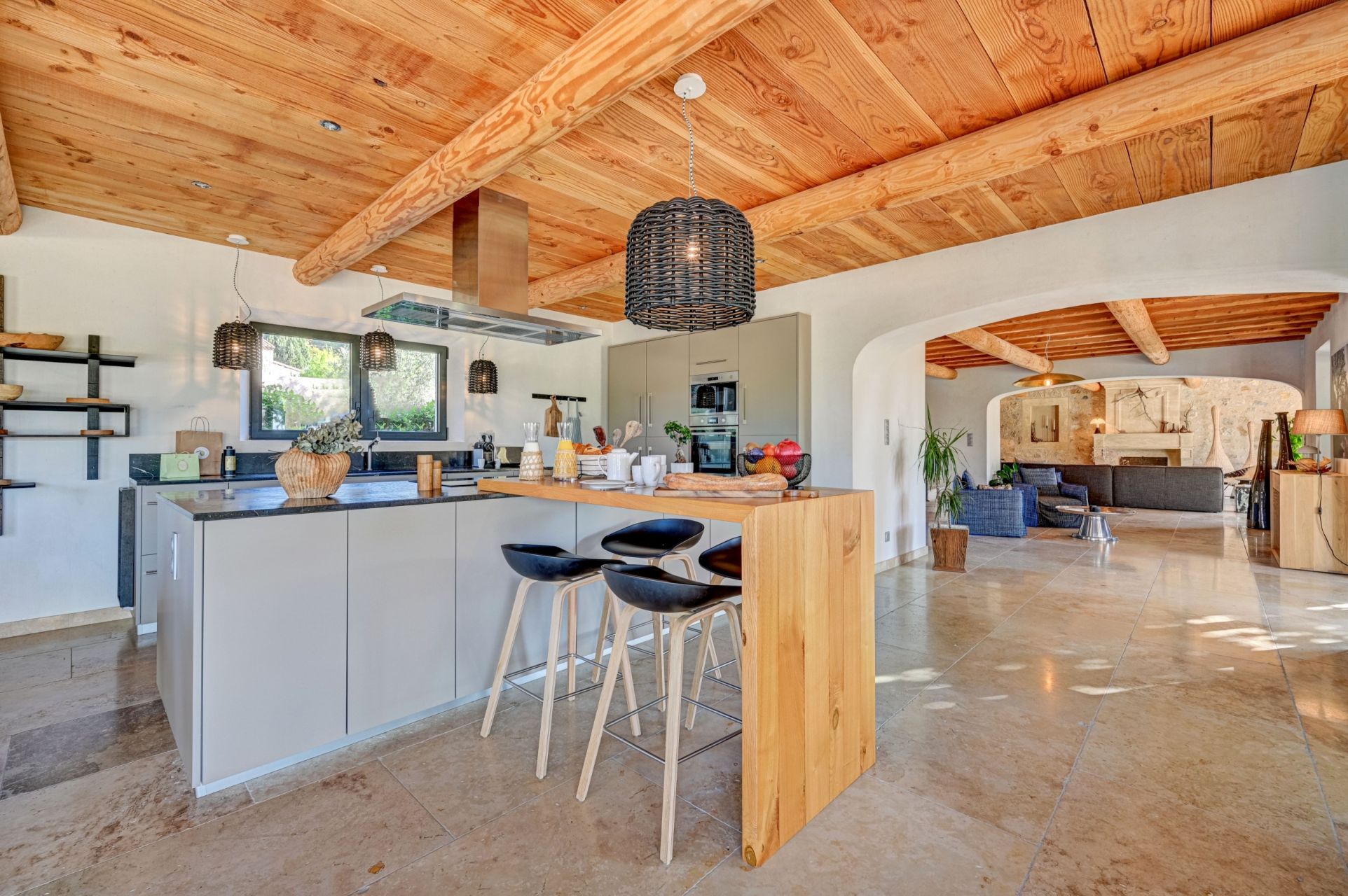 mas 6 Rooms for seasonal rent on MAUSSANE LES ALPILLES (13520)