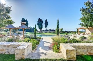 mas 6 Pièces en location saisonnière sur MAUSSANE LES ALPILLES (13520)