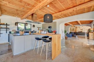 mas 6 Pièces en location saisonnière sur MAUSSANE LES ALPILLES (13520)