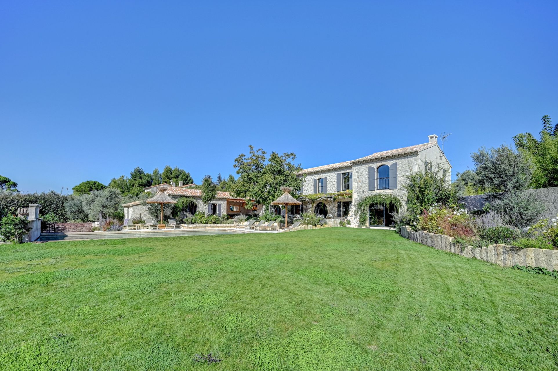 mas 6 Pièces en location saisonnière sur MAUSSANE LES ALPILLES (13520)