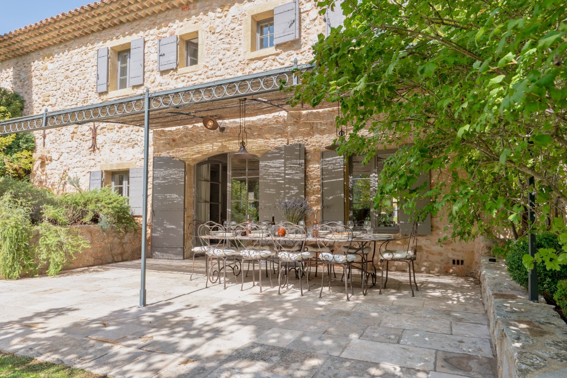 mas 12 Pièces en location saisonnière sur AIX EN PROVENCE (13090)