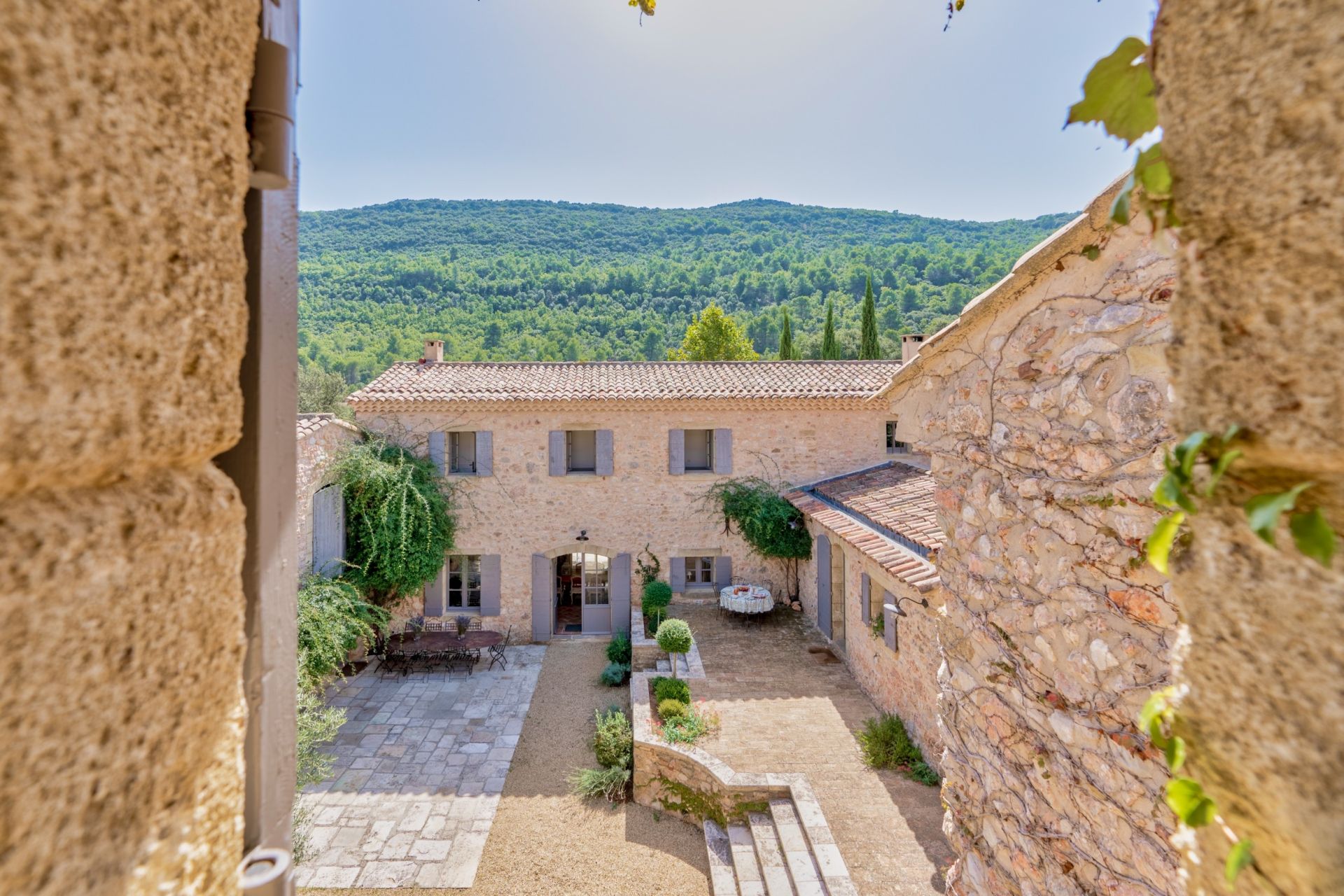 mas 12 Pièces en location saisonnière sur AIX EN PROVENCE (13090)
