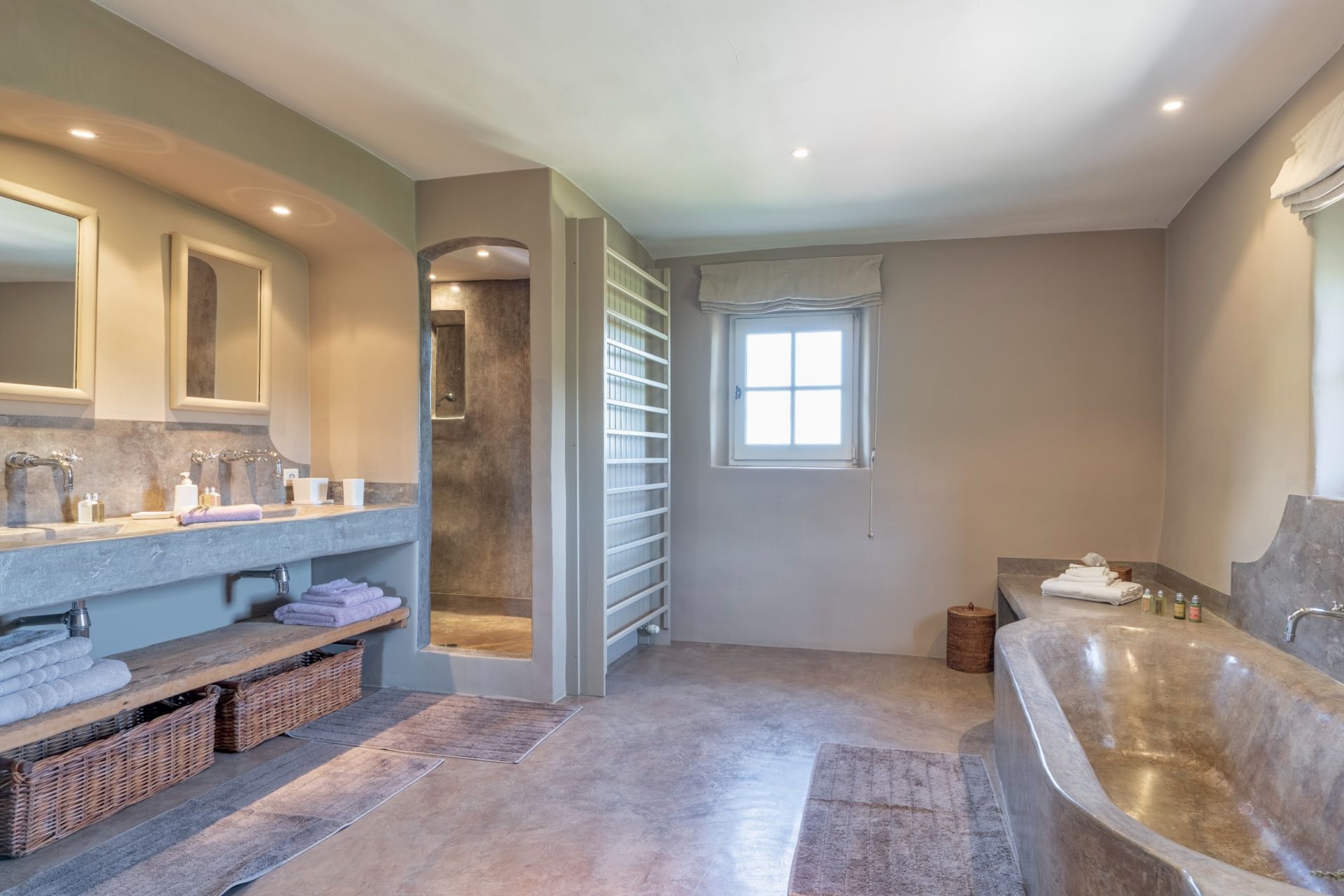 mas 12 Pièces en location saisonnière sur AIX EN PROVENCE (13090)