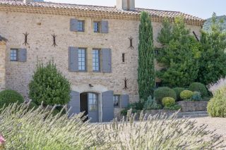 mas 12 Pièces en location saisonnière sur AIX EN PROVENCE (13090)