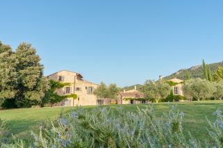 mas 12 Pièces en location saisonnière sur AIX EN PROVENCE (13090)
