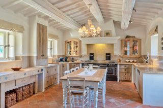 mas 12 Pièces en location saisonnière sur AIX EN PROVENCE (13090)