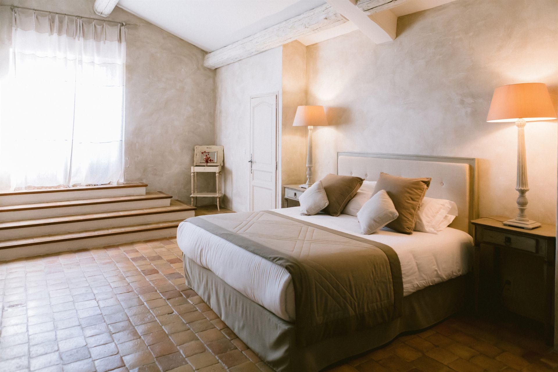 mas 17 Rooms for seasonal rent on EYGALIERES (13810)
