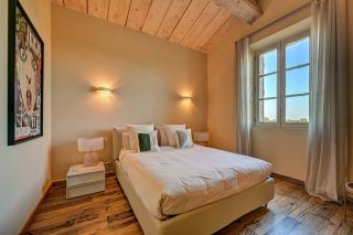 house 8 Rooms for seasonal rent on ST REMY DE PROVENCE (13210)