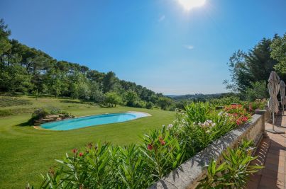 Sale House Aix-en-Provence 6&nbsp;Rooms 290&nbsp;m²