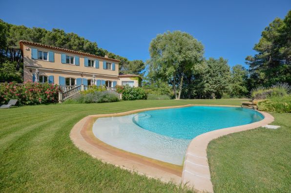 Sale House Aix-en-Provence 6&nbsp;Rooms 290&nbsp;m²