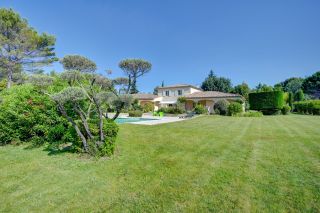 house 8 Rooms for sale on AIX EN PROVENCE (13100)