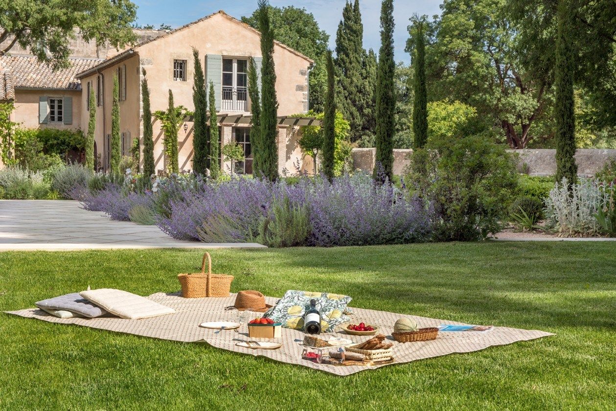 mas 13 Rooms for seasonal rent on ST REMY DE PROVENCE (13210)