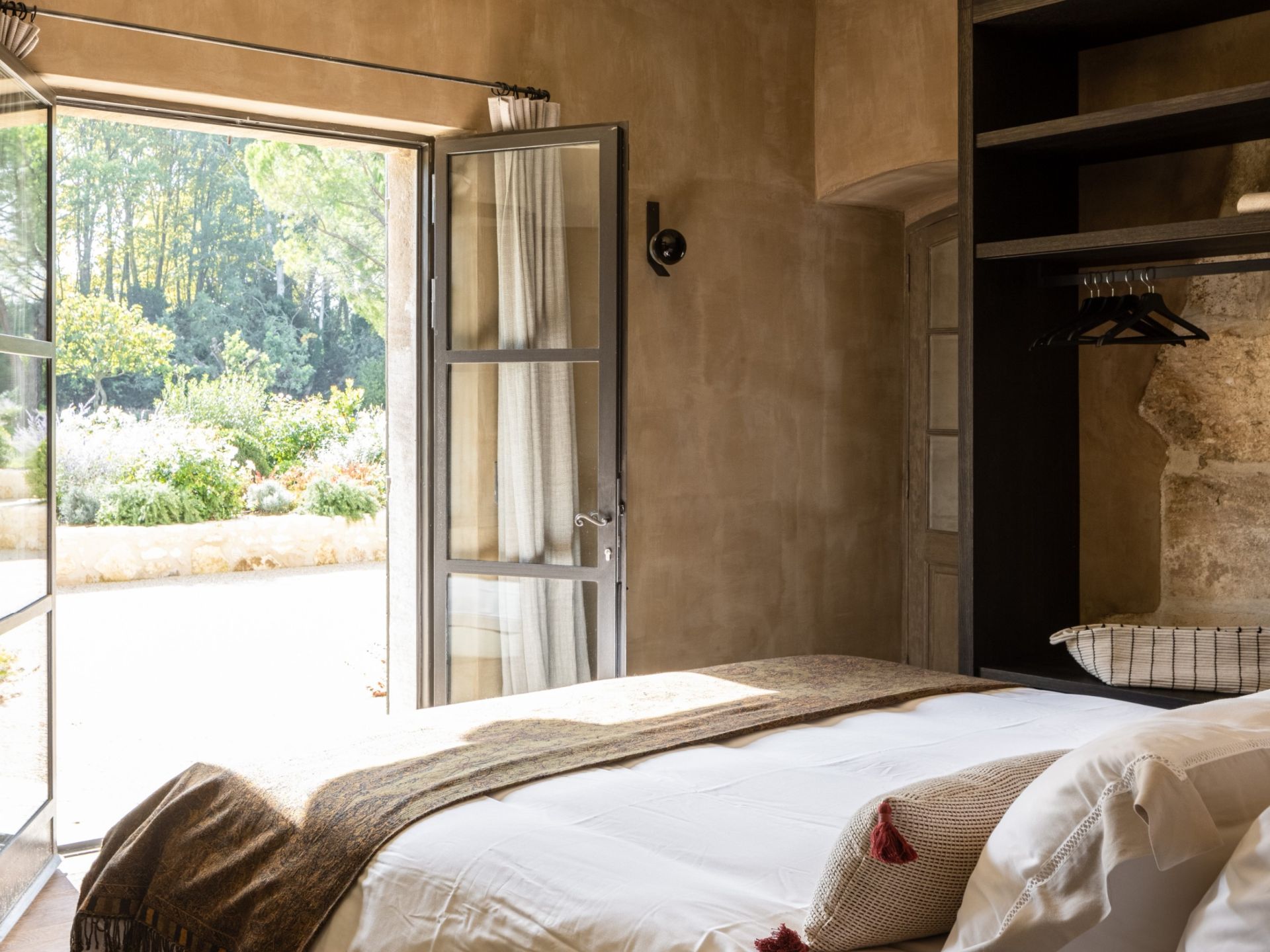 mas 8 Rooms for seasonal rent on ST REMY DE PROVENCE (13210)