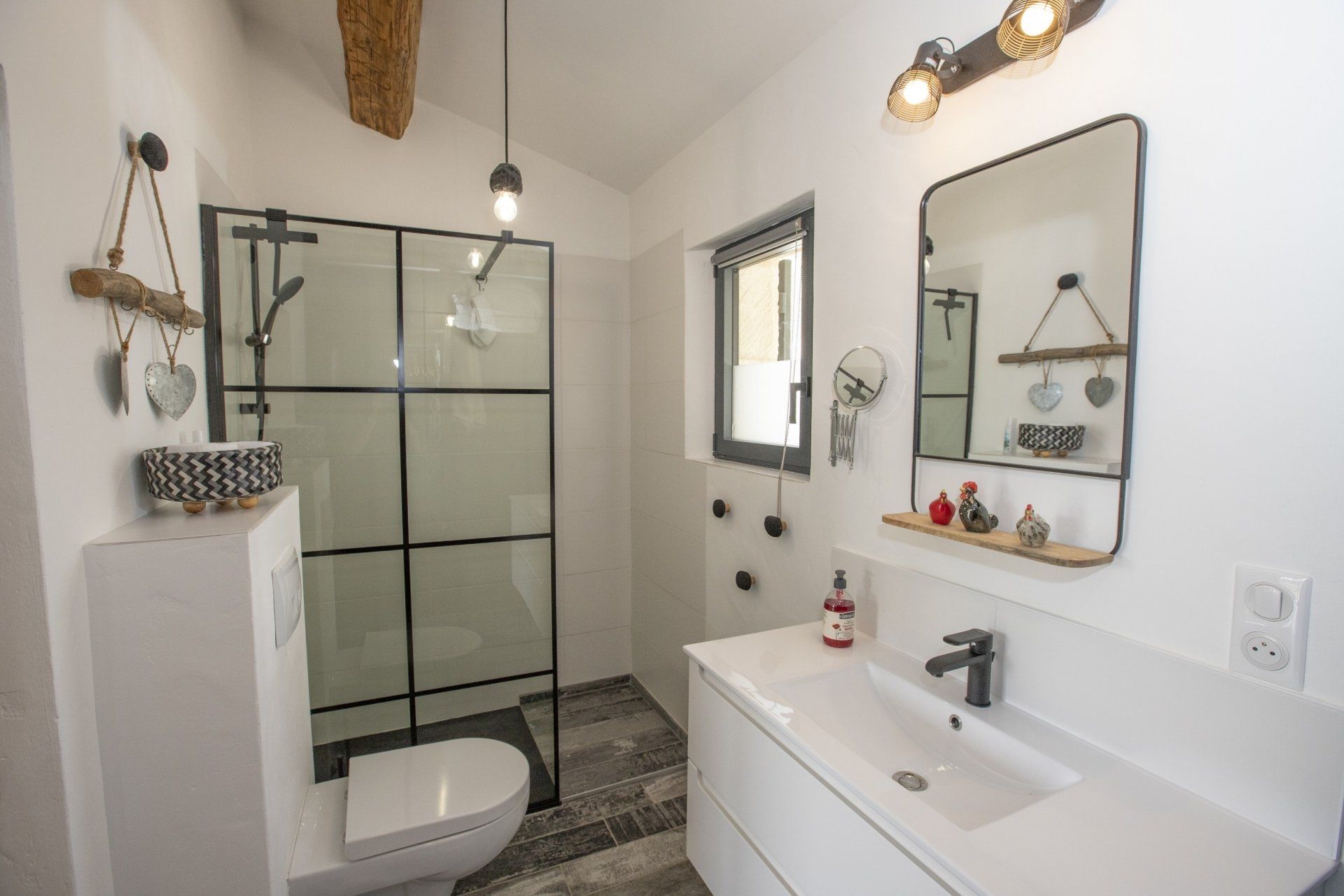 house 6 Rooms for seasonal rent on ST REMY DE PROVENCE (13210)