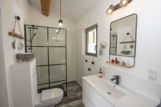 house 6 Rooms for seasonal rent on ST REMY DE PROVENCE (13210)