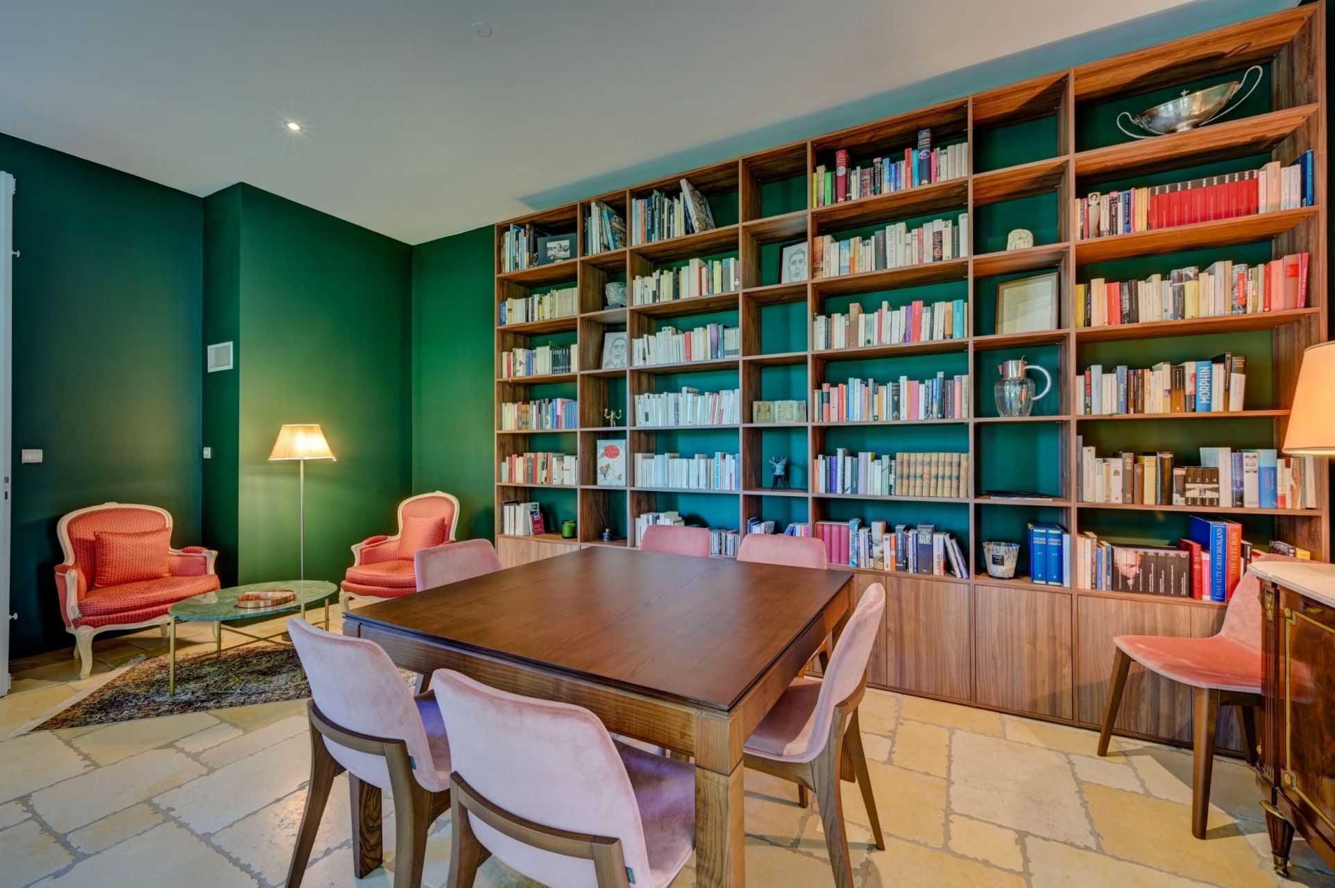 house 8 Rooms for seasonal rent on AIX EN PROVENCE (13100)