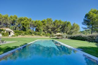 house 8 Rooms for seasonal rent on AIX EN PROVENCE (13100)