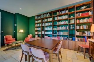house 8 Rooms for seasonal rent on AIX EN PROVENCE (13100)