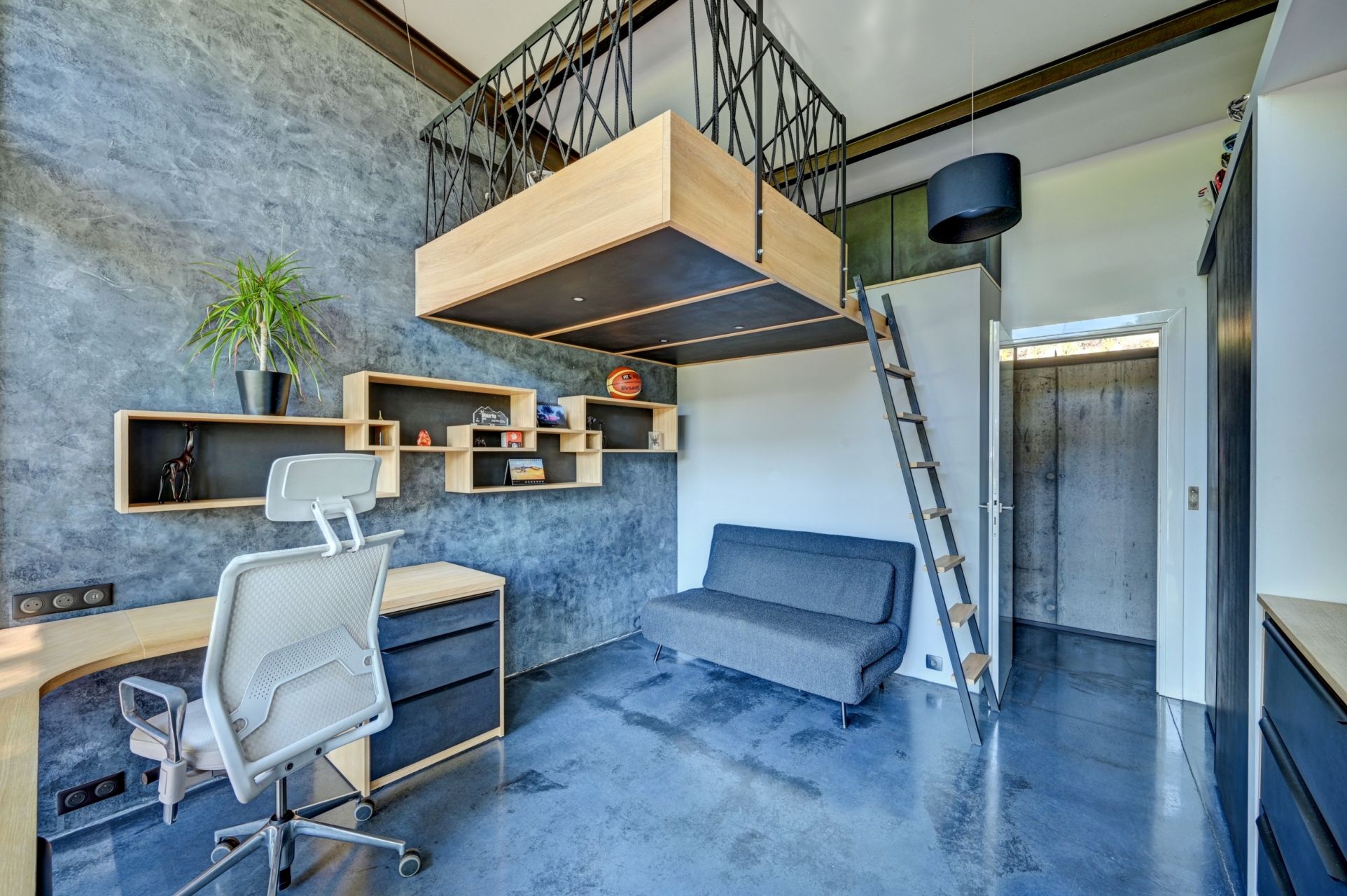 house 13 Rooms for seasonal rent on AIX EN PROVENCE (13100)
