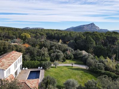 Sale House Aix-en-Provence 7&nbsp;Rooms 230&nbsp;m²