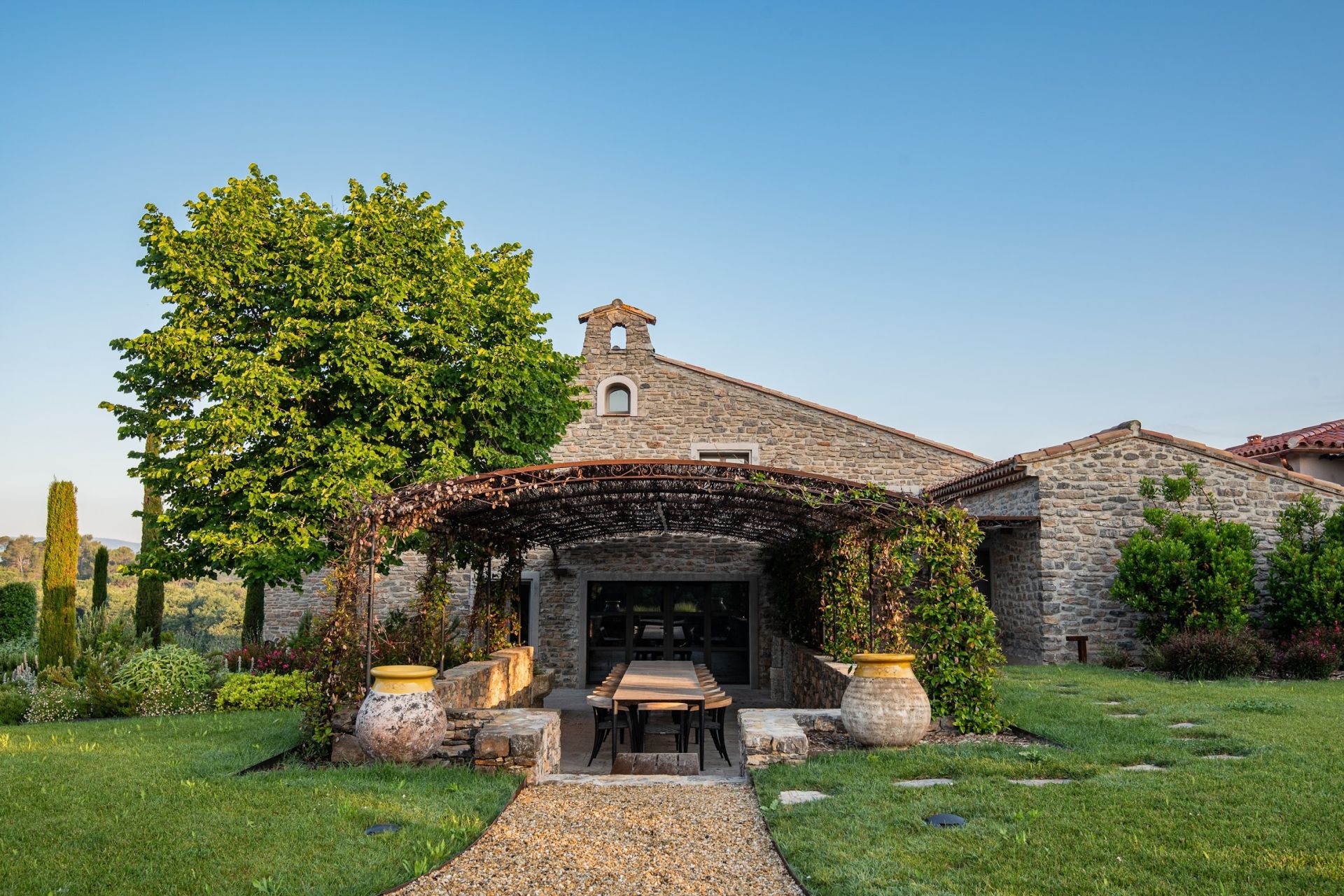 bastide 9 Pièces en location saisonnière sur ST MAXIMIN LA STE BAUME (83470)
