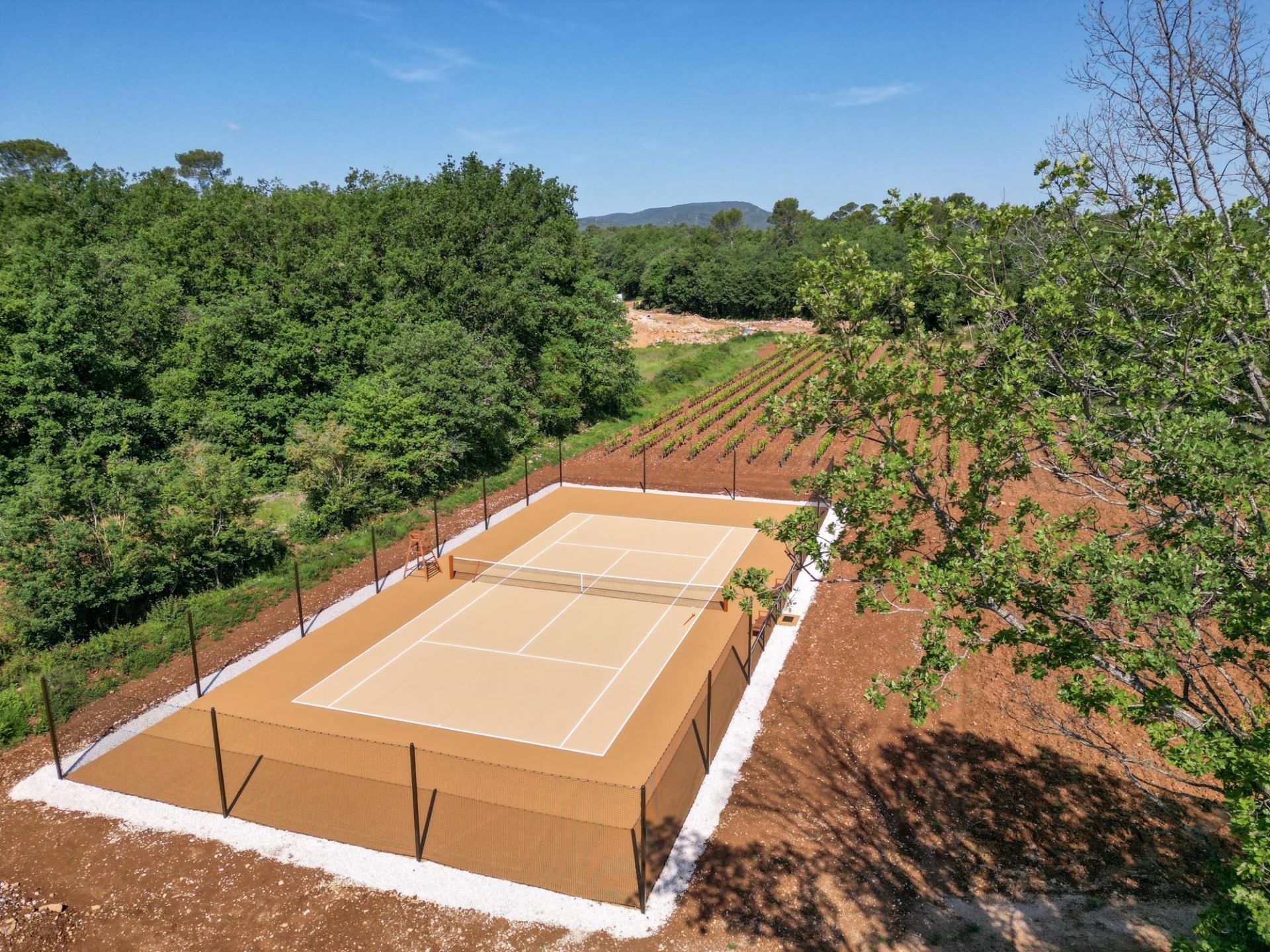 bastide 9 Pièces en location saisonnière sur ST MAXIMIN LA STE BAUME (83470)
