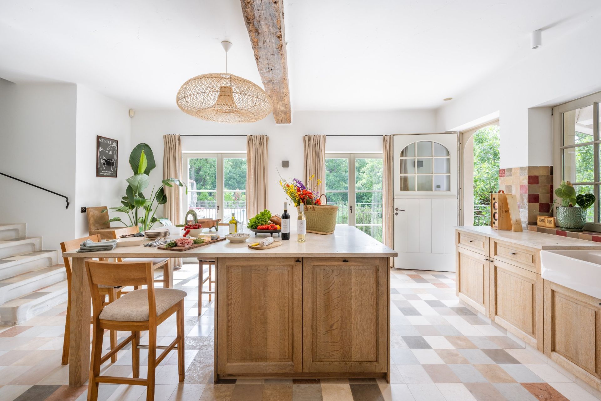 bastide 10 Pièces en location saisonnière sur ST MAXIMIN LA STE BAUME (83470)