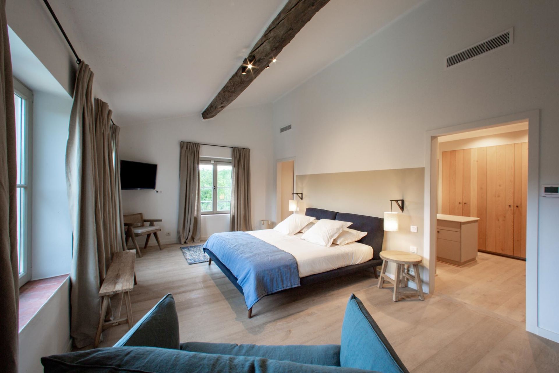 bastide 10 Pièces en location saisonnière sur ST MAXIMIN LA STE BAUME (83470)