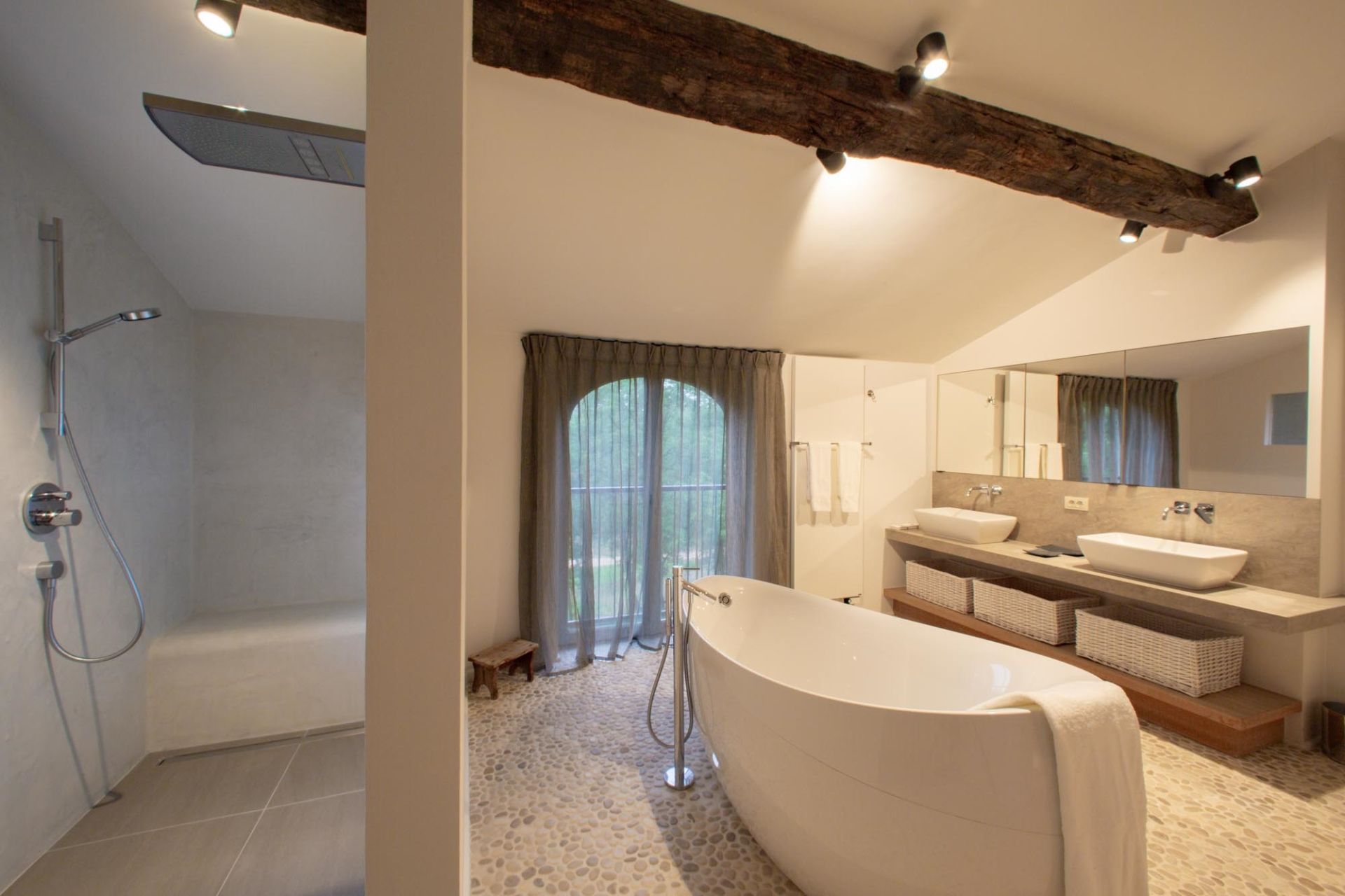 bastide 10 Rooms for seasonal rent on ST MAXIMIN LA STE BAUME (83470)