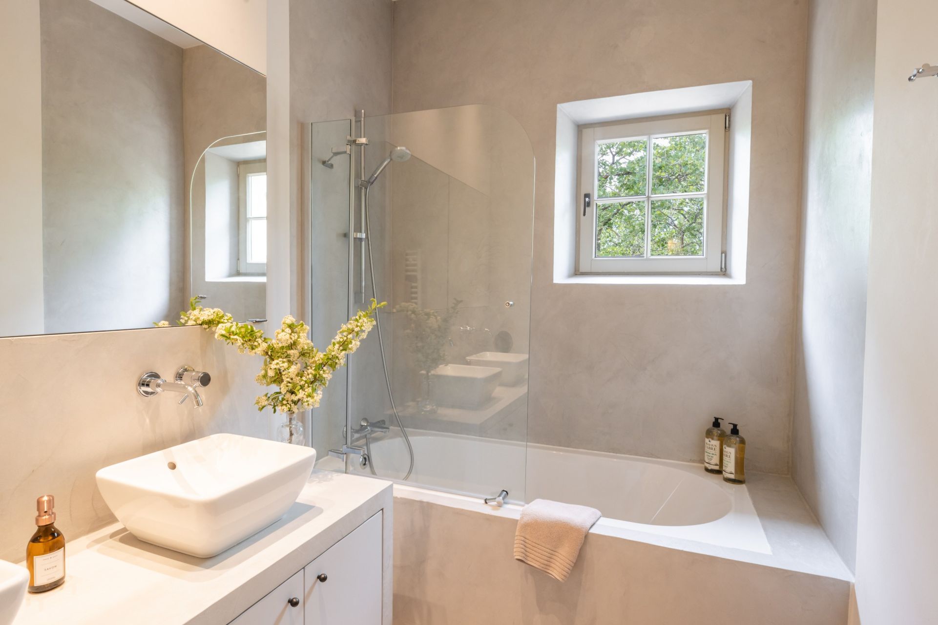 bastide 10 Pièces en location saisonnière sur ST MAXIMIN LA STE BAUME (83470)