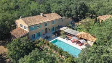 bastide 10 Pièces en location saisonnière sur ST MAXIMIN LA STE BAUME (83470)