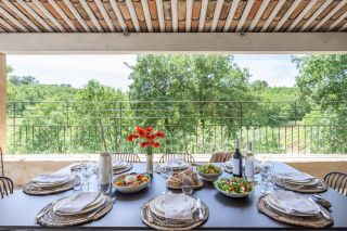 bastide 10 Pièces en location saisonnière sur ST MAXIMIN LA STE BAUME (83470)