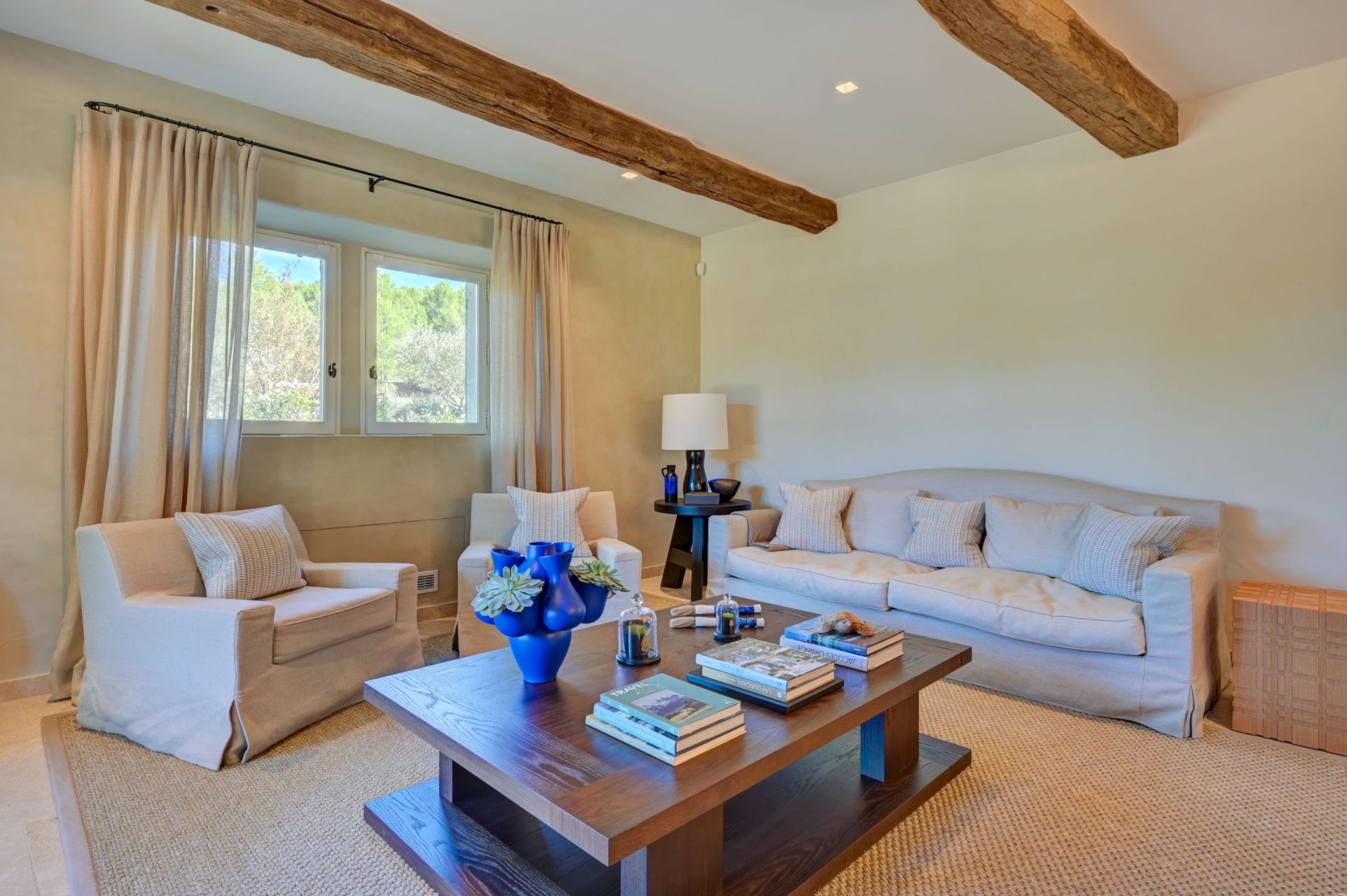 house 9 Rooms for seasonal rent on EYGALIERES (13810)
