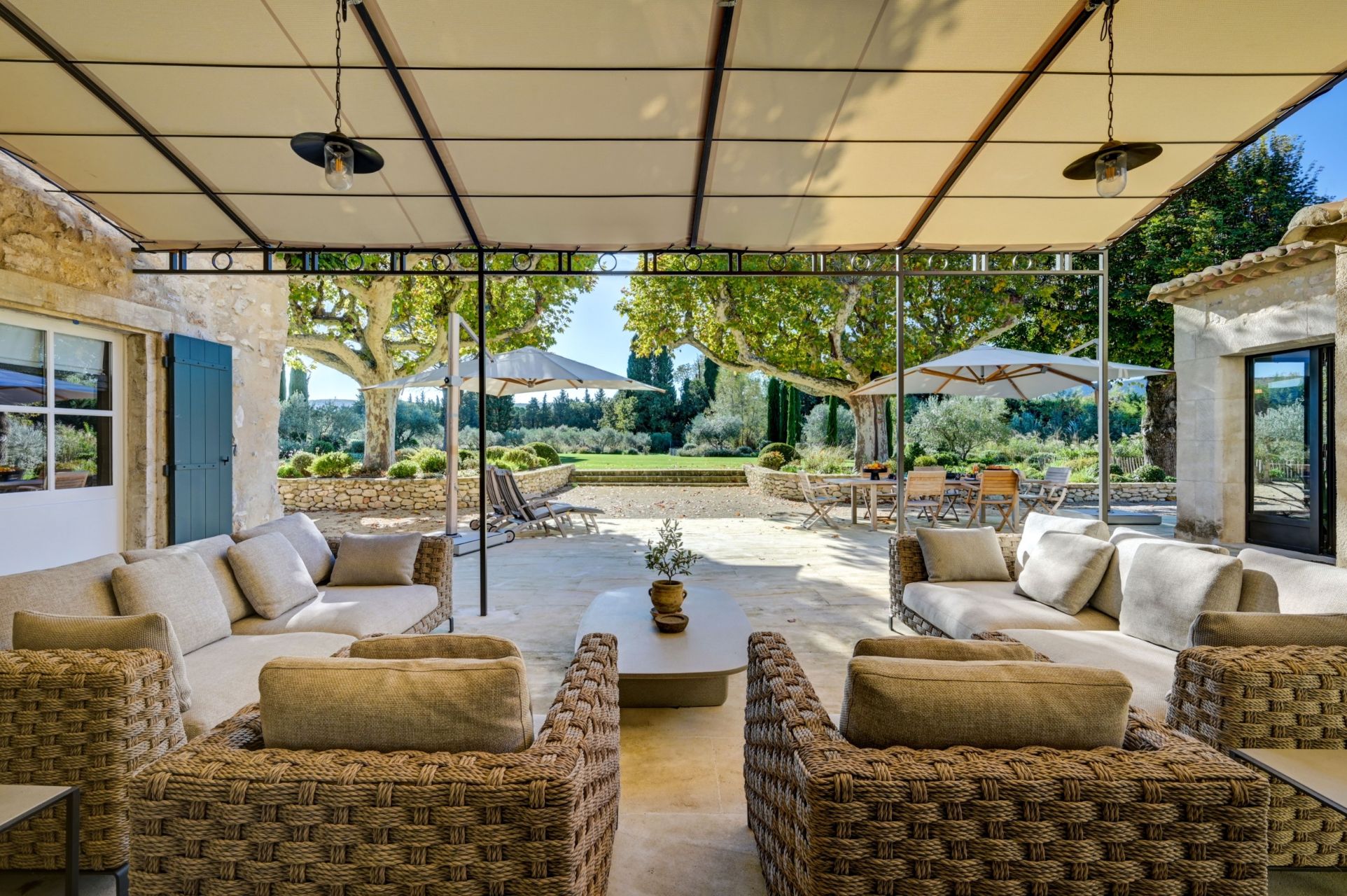 house 9 Rooms for seasonal rent on EYGALIERES (13810)