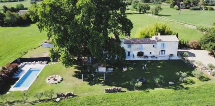 mas 10 Pièces en location saisonnière sur ARLES (13200)