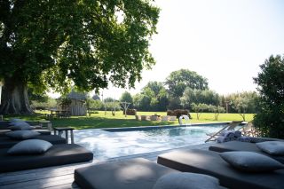 mas 10 Rooms for seasonal rent on ARLES (13200)