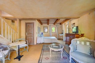 bastide 6 Pièces en location saisonnière sur GRANS (13450)