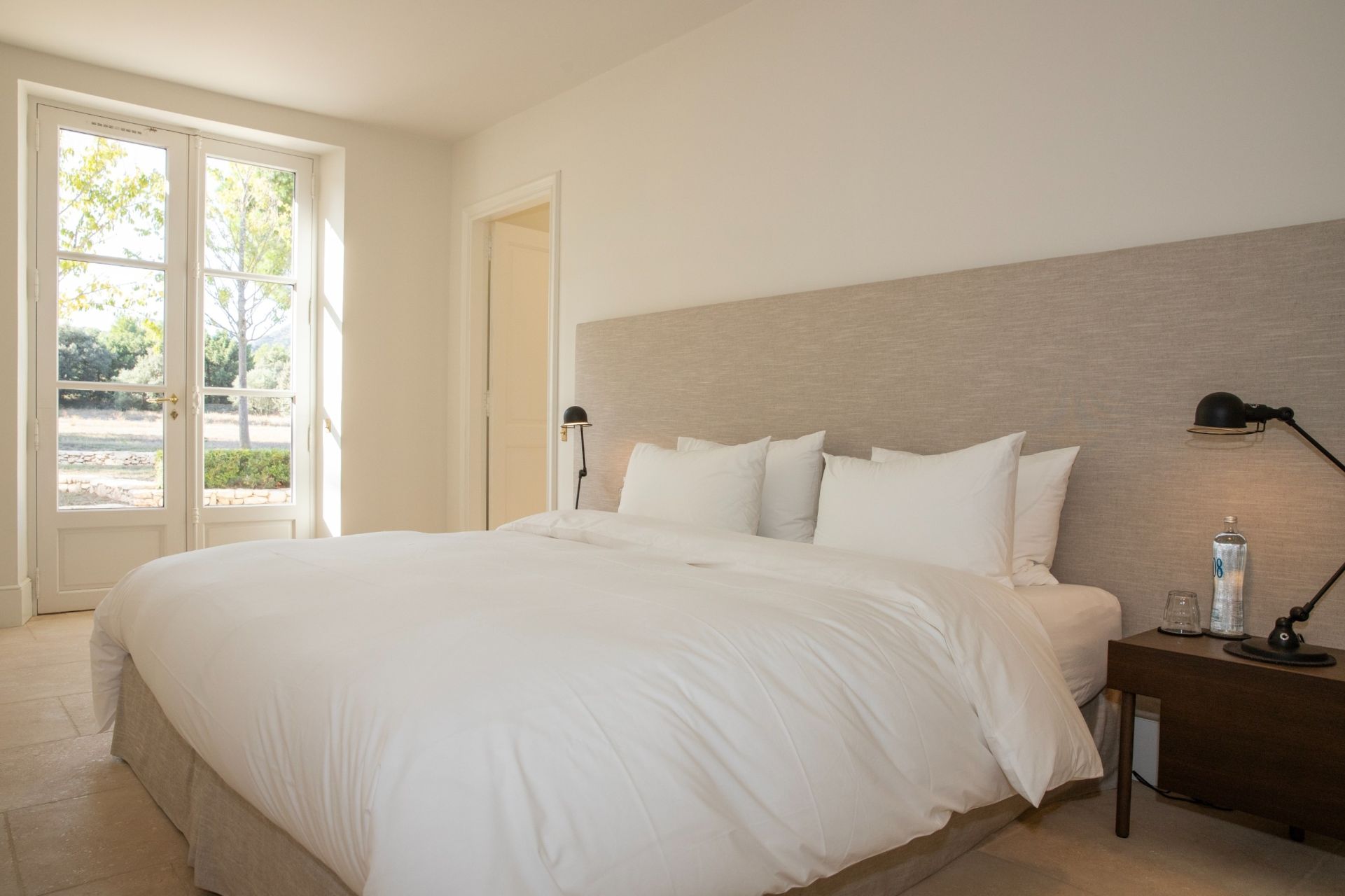 mas 14 Rooms for seasonal rent on EYGALIERES (13810)