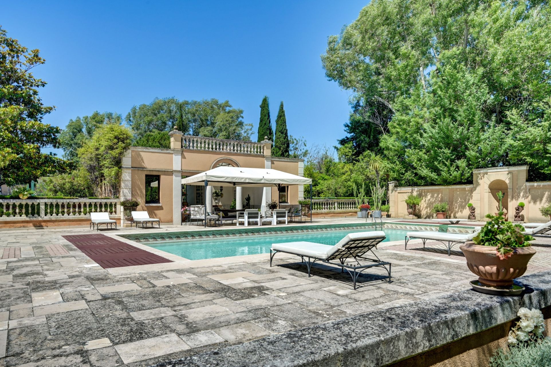 propriété 23 Pièces en vente sur AIX EN PROVENCE (13100)