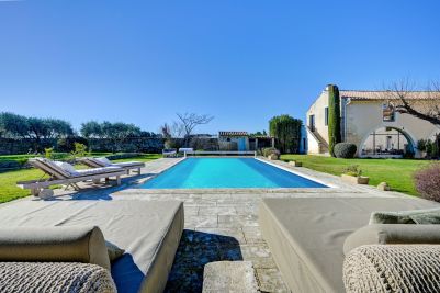 Vacances Mas Boulbon 6 Pièces 400 m²