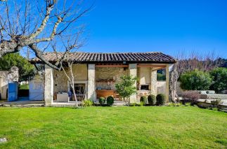 mas 6 Pièces en location saisonnière sur BOULBON (13150)