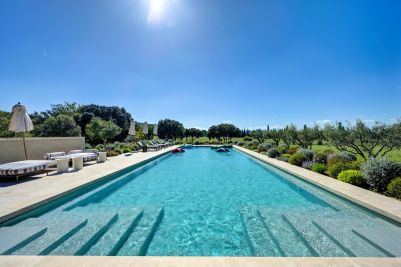 Vacances Maison Eygalières 9 Pièces 400 m²