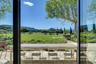 maison 9 Pièces en location saisonnière sur EYGALIERES (13810)